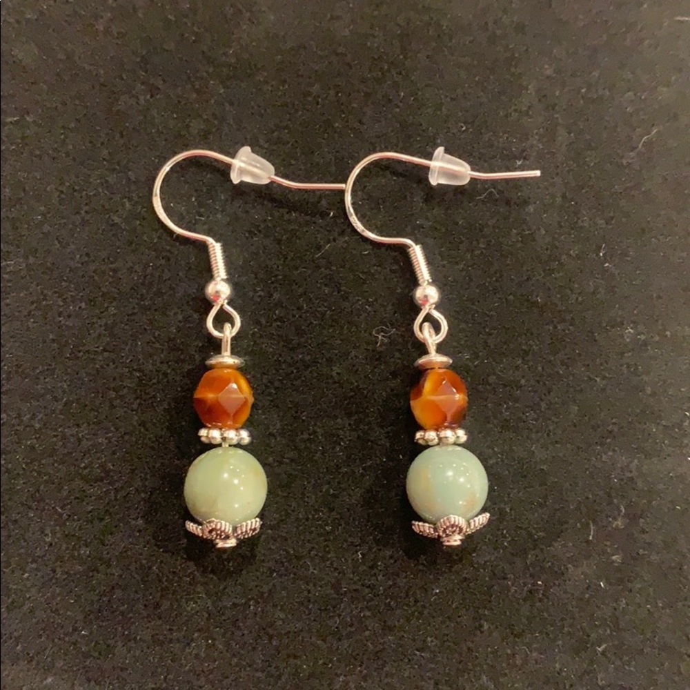 20189 ⭐️Dragon blood jade and amber earrings⭐️